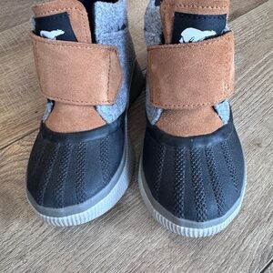 Sorel kids Velcro boots